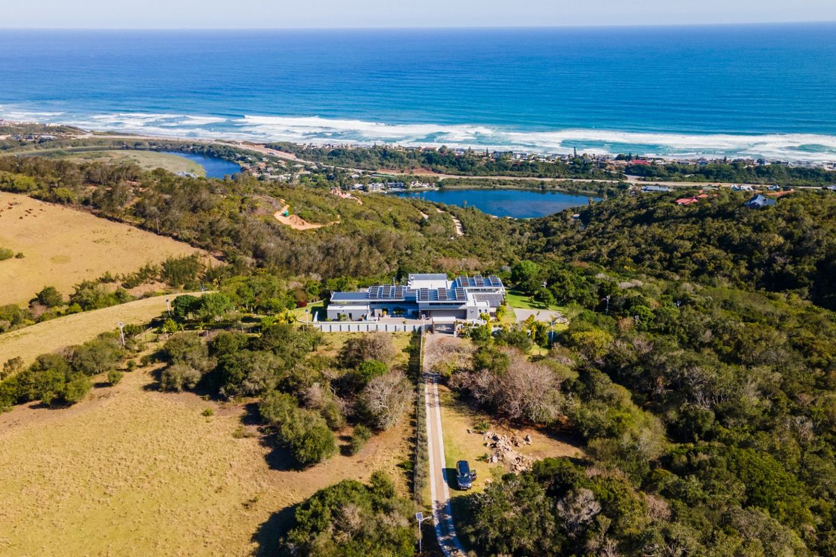 Architectural Masterpiece With Panoramic Sea Views - Photo 5