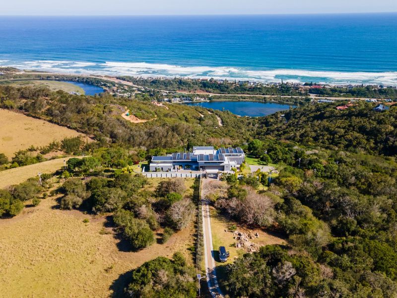 Architectural Masterpiece With Panoramic Sea Views - Photo 5