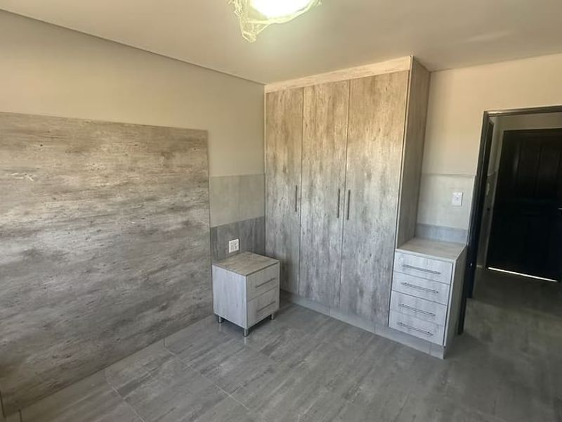 Newly Built 11⁄2 Bedroom Bachelor Flat to Rent - Photo 8