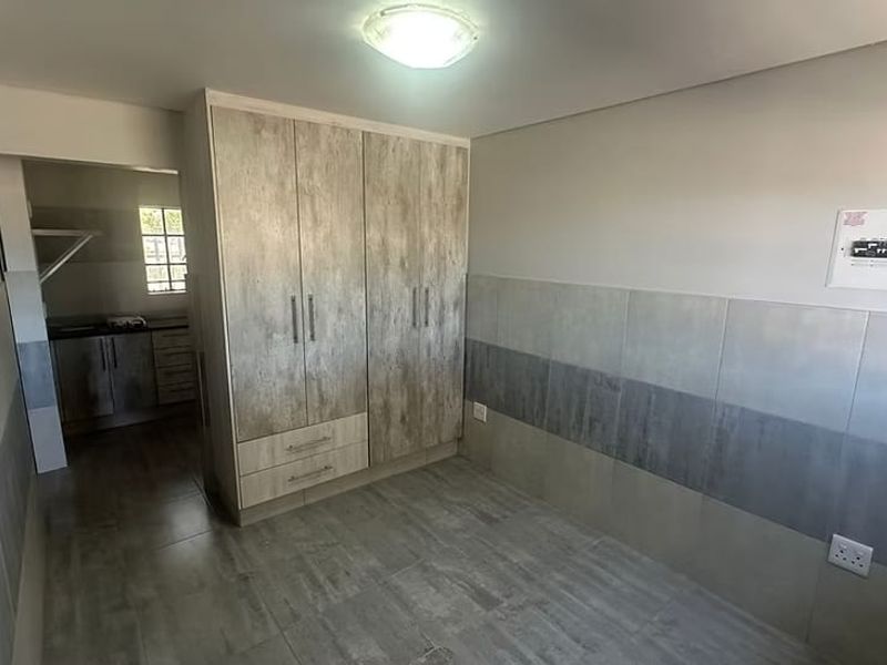 Newly Built 11⁄2 Bedroom Bachelor Flat to Rent - Photo 9