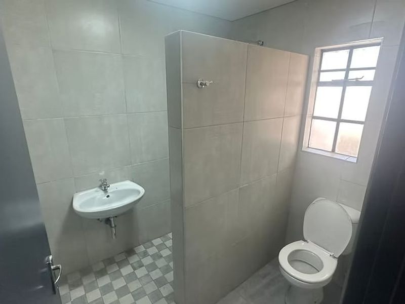 Newly Built 11⁄2 Bedroom Bachelor Flat to Rent - Photo 7