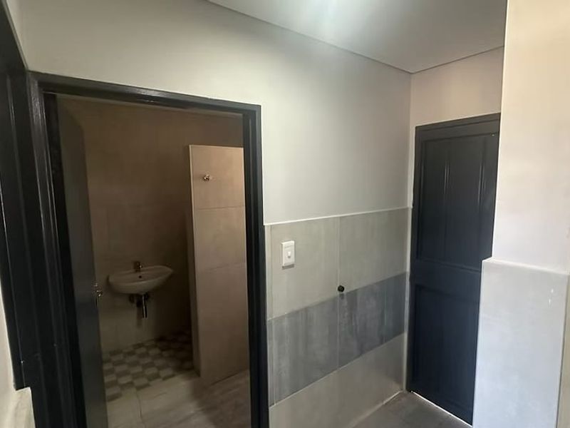 Newly Built 11⁄2 Bedroom Bachelor Flat to Rent - Photo 5