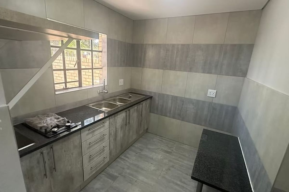 Newly Built 11⁄2 Bedroom Bachelor Flat to Rent - Photo 4