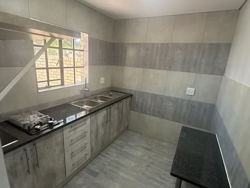 Newly Built 11⁄2 Bedroom Bachelor Flat to Rent - Photo 4