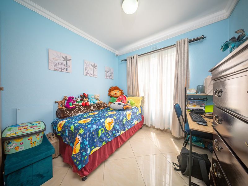 Neat and Cozy Ground Floor Townhouse For Sale - Photo 10