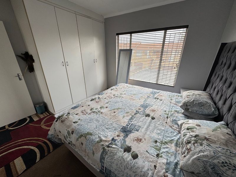 Charming Family Home  - Photo 6