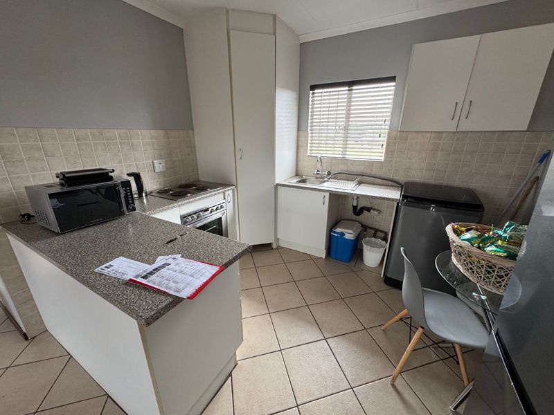 Charming Family Home  - Photo 3