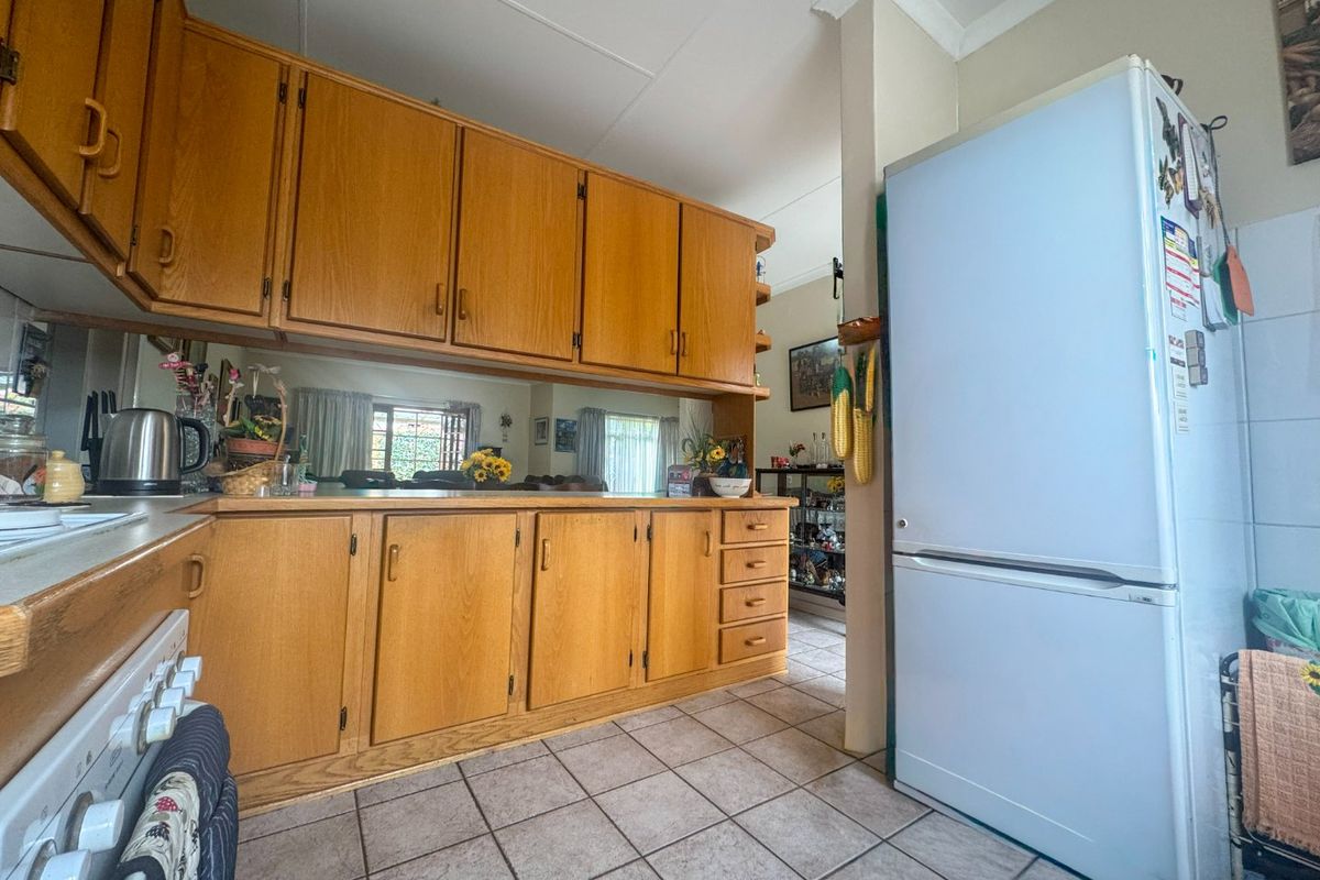 Modern Townhouse in Popular 24-Hour Security Complex - Photo 4