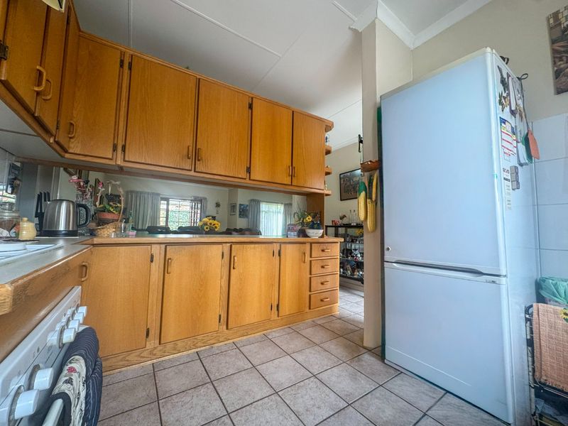 Modern Townhouse in Popular 24-Hour Security Complex - Photo 4