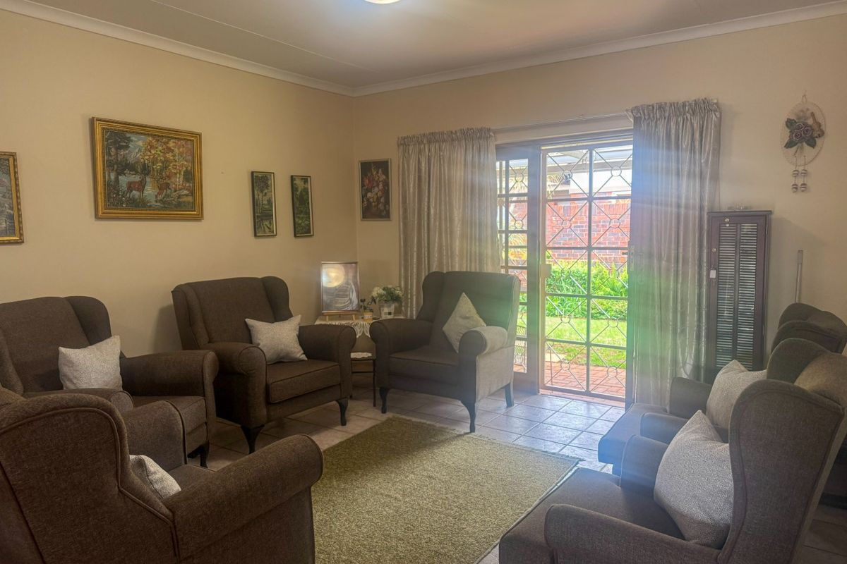 Modern Townhouse in Popular 24-Hour Security Complex - Photo 5