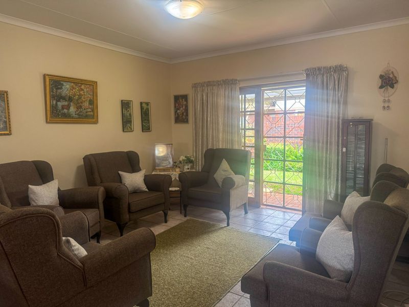 Modern Townhouse in Popular 24-Hour Security Complex - Photo 5