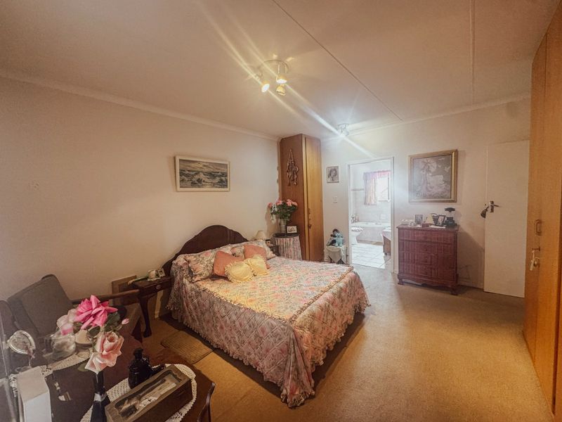 Modern Townhouse in Popular 24-Hour Security Complex - Photo 10