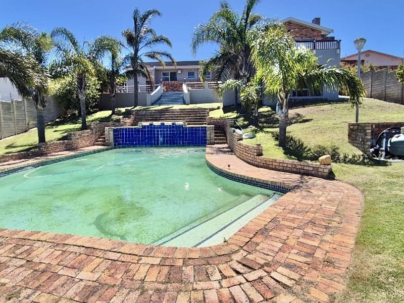 Refreshing large family villa with entertainment and views. - Photo 7