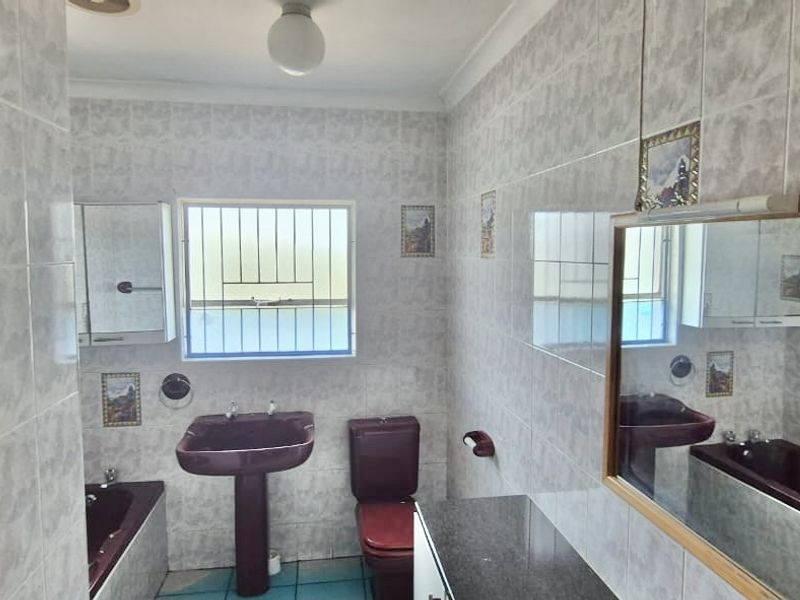 Refreshing large family villa with entertainment and views. - Photo 6