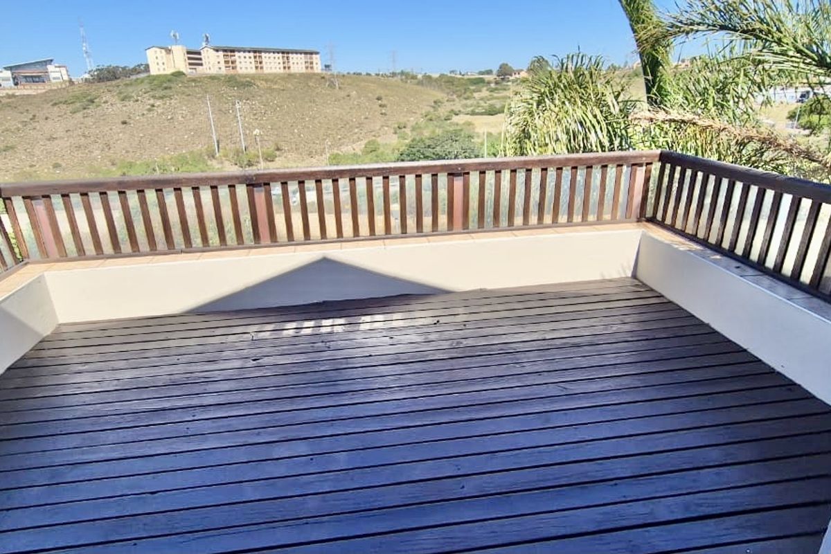 Refreshing large family villa with entertainment and views. - Photo 5