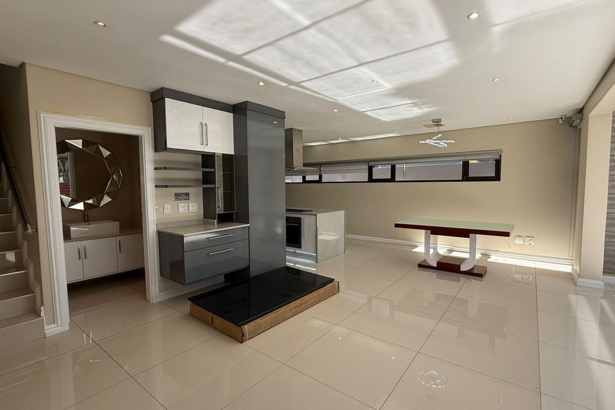 For Sale in Izinga, 3 bedroom pet friendly townhouse in secure complex. - Photo 5