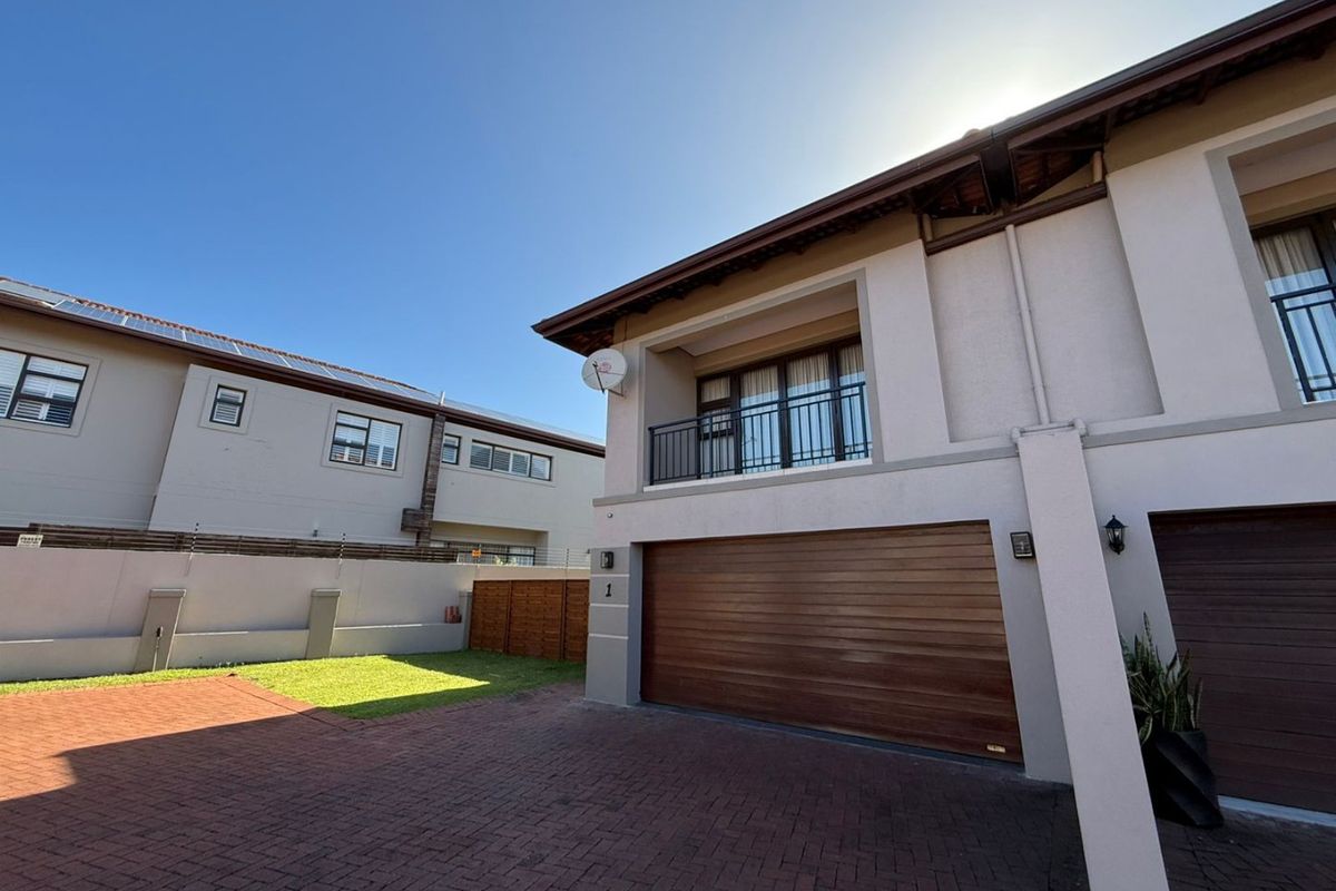 For Sale in Izinga, 3 bedroom pet friendly townhouse in secure complex. - Photo 4