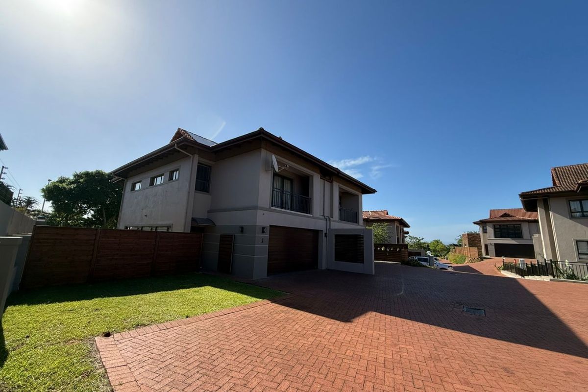 For Sale in Izinga, 3 bedroom pet friendly townhouse in secure complex. - Photo 2