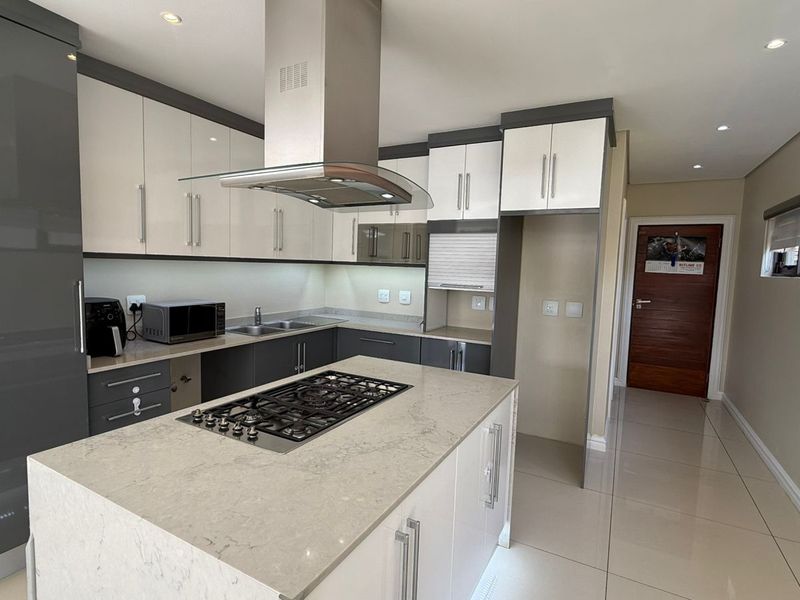 For Sale in Izinga, 3 bedroom pet friendly townhouse in secure complex. - Photo 10