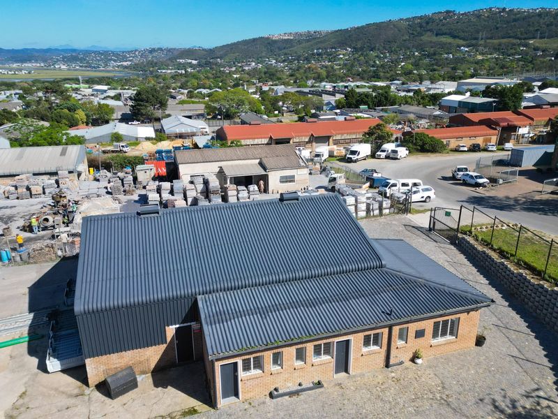 Secure Industrial Gem – Offices & Mezzanine Storage - Photo 2