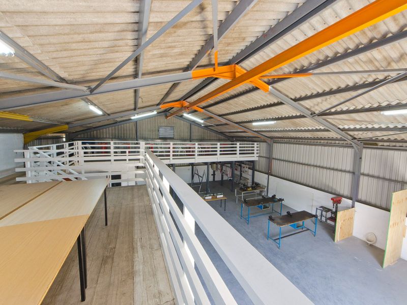 Secure Industrial Gem – Offices & Mezzanine Storage - Photo 9