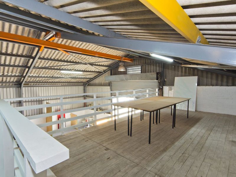 Secure Industrial Gem – Offices & Mezzanine Storage - Photo 6
