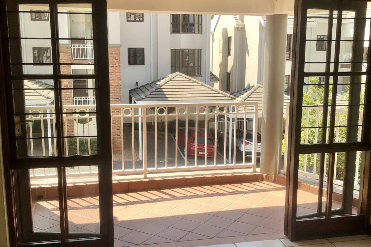 2 Bedroom Apartment in Jukskei Park - Photo 5