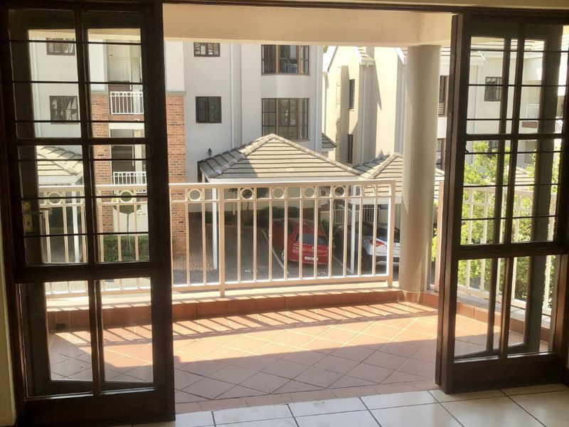2 Bedroom Apartment in Jukskei Park - Photo 5