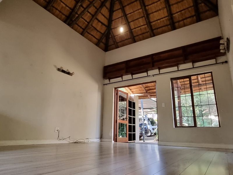 2 Bedroom Apartment in Jukskei Park - Photo 8