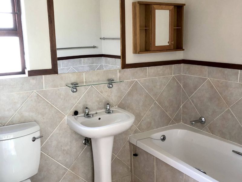 2 Bedroom Apartment in Jukskei Park - Photo 7