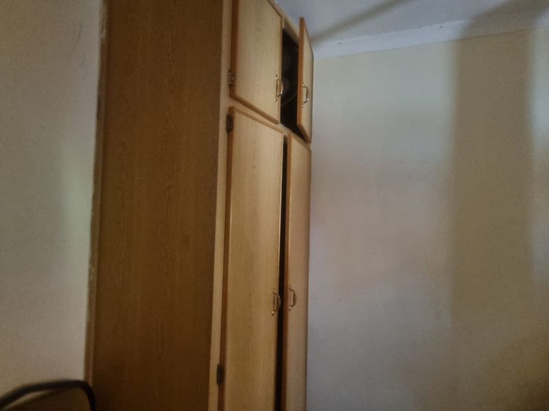 THREE BEDROOM TOWN HOUSE AVAILABLE IMMEDIATLEY IN BENDOR POLOKWANE - Photo 2