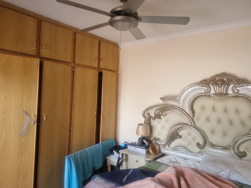 THREE BEDROOM TOWN HOUSE AVAILABLE IMMEDIATLEY IN BENDOR POLOKWANE - Photo 3