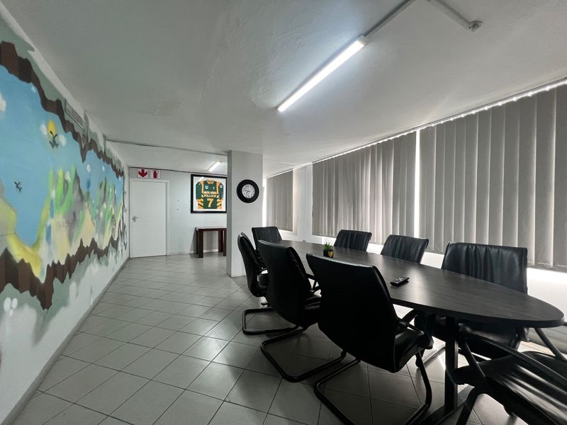 Prime 851m2 office/retail space to let in Pinetown — opposite Sanlam Centre. High visibility, easy public transport access, fibre ready, secure parking, and quick links to M13, M19 & N3. Ideal for office, retail or showroom use. - Photo 2