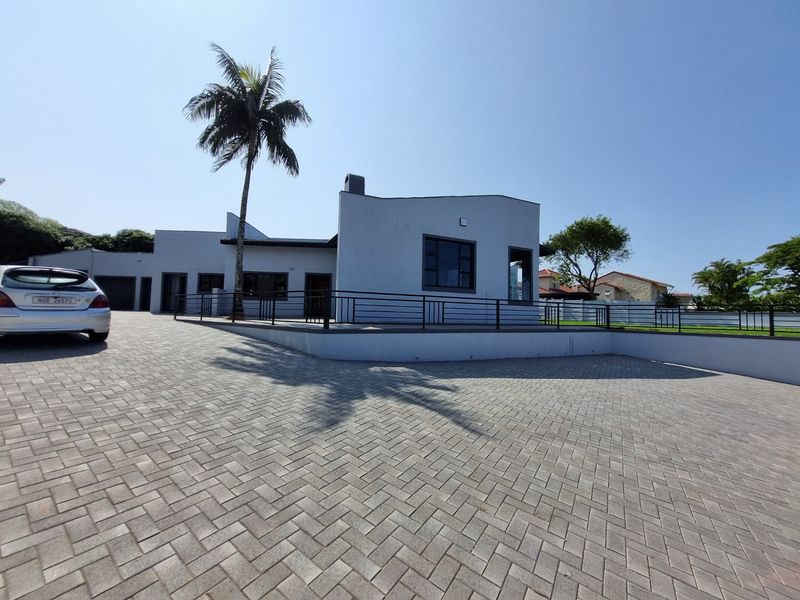 Umhlanga to rent - 4 bedroom freestanding house with flatlet and huge garden. - Photo 1