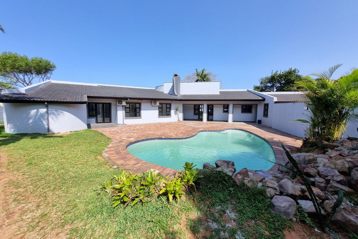 Umhlanga to rent - 4 bedroom freestanding house with flatlet and huge garden. - Photo 2