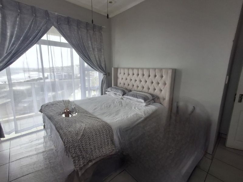 Modern 3-Bedroom Apartment with Sea Views - Photo 8