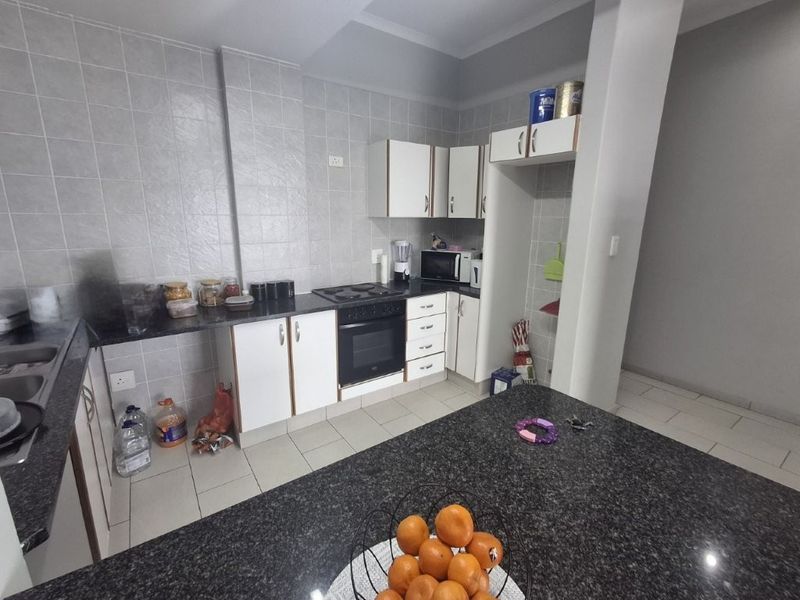 Modern 3-Bedroom Apartment with Sea Views - Photo 7