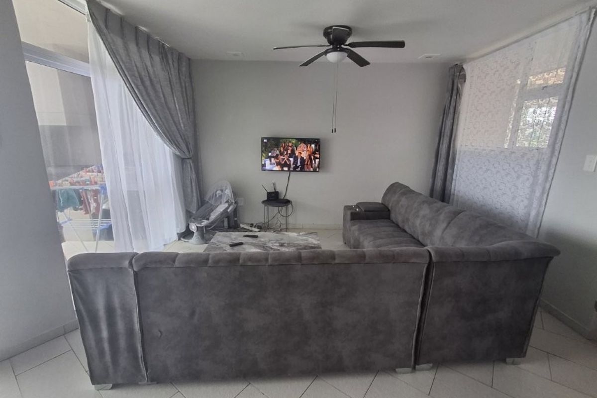 Modern 3-Bedroom Apartment with Sea Views - Photo 3