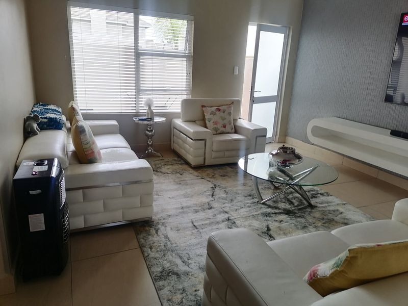 Modern. Stylish. Totally Irresistible !!! - Photo 4