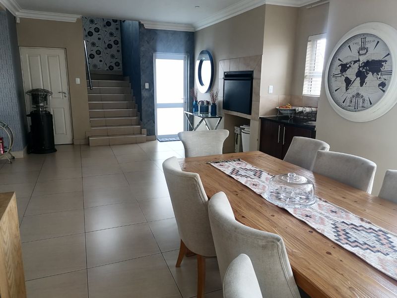 Modern. Stylish. Totally Irresistible !!! - Photo 7