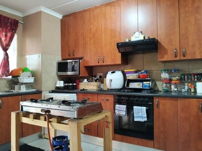 3 bedroom 2 Bathroom Townhouse For Sale  in Brooklands Lifestyle Estate 1 - Photo 3