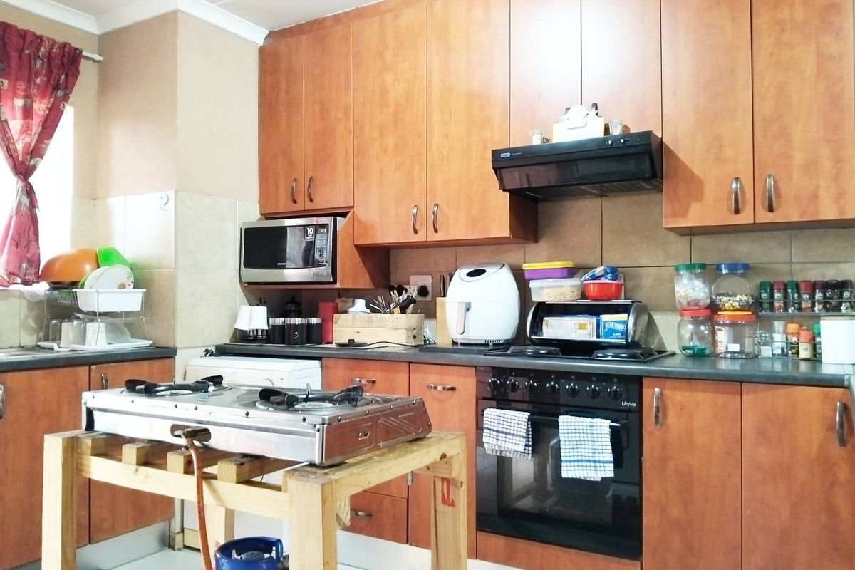 3 bedroom 2 Bathroom Townhouse For Sale  in Brooklands Lifestyle Estate 1 - Photo 4