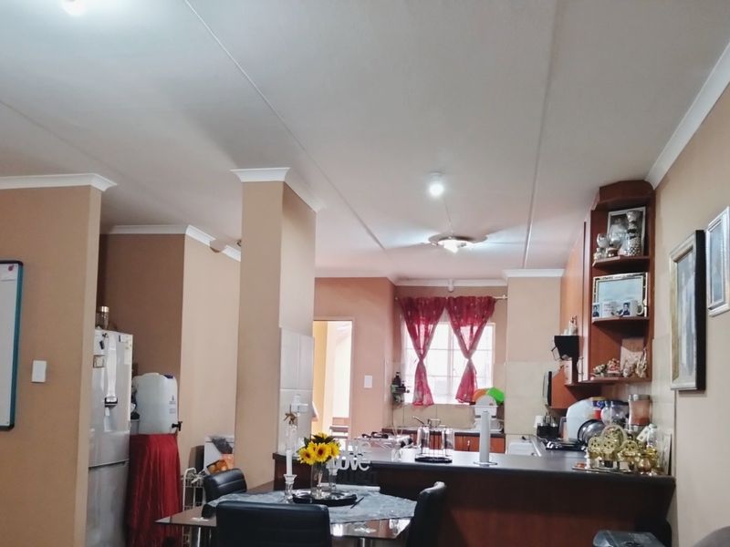 3 bedroom 2 Bathroom Townhouse For Sale  in Brooklands Lifestyle Estate 1 - Photo 6