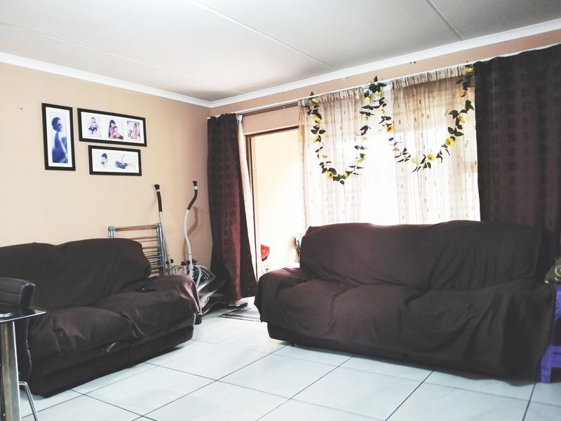 3 bedroom 2 Bathroom Townhouse For Sale  in Brooklands Lifestyle Estate 1 - Photo 8