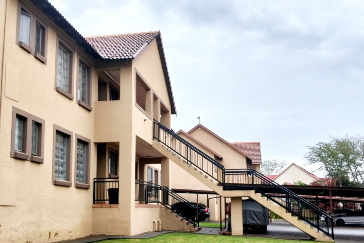 3 bedroom 2 Bathroom Townhouse For Sale  in Brooklands Lifestyle Estate 1 - Photo 2