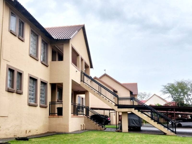 3 bedroom 2 Bathroom Townhouse For Sale  in Brooklands Lifestyle Estate 1 - Photo 2