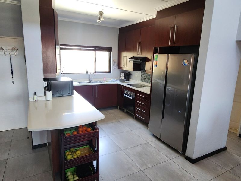 Modern Move-in Ready 3-bed 3-bath Townhouse - Photo 5