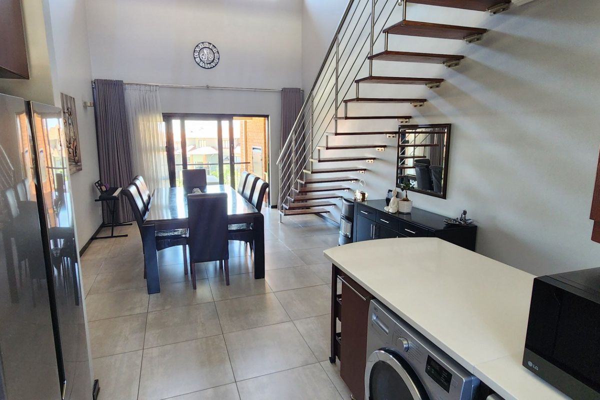 Modern Move-in Ready 3-bed 3-bath Townhouse - Photo 4