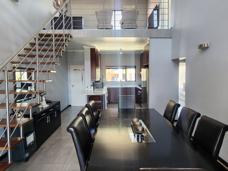 Modern Move-in Ready 3-bed 3-bath Townhouse - Photo 2