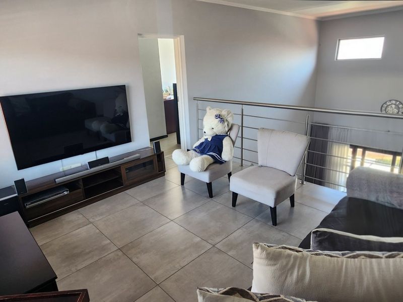 Modern Move-in Ready 3-bed 3-bath Townhouse - Photo 7